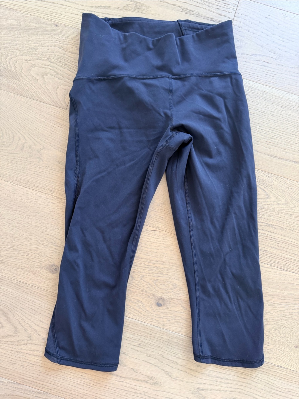 Lululemon Black Active Capri Leggings size 6